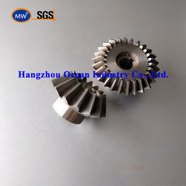 China Piniones y engranajes de acero mecanizados por CNC para aplicaciones industriales proveedor