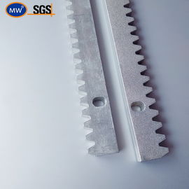 China Estantes de engranaje galvanizados M4 de la puerta deslizante 12X30 proveedor