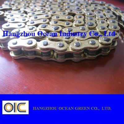 Cadenas de motocicleta negras que incluyen paso de 5/8 de pulgada y diámetro de rodillo de 10,16 mm, adecuadas para diversas maquinarias industriales proveedor