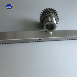 DIN 6 engranaje de rack de dientes rectos 20 mm de acero de óxido negro engranaje de rack para motor de puerta corredera proveedor